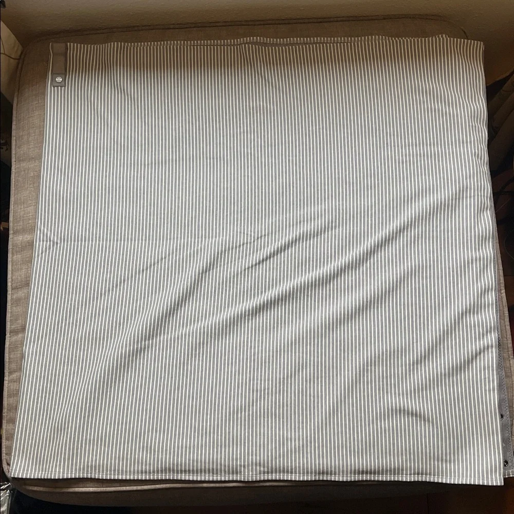Lululemon Vinyasa Gray and White Striped Large Scarf Towel
